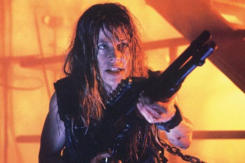 Linda Hamilton 24x36 Poster Terminator 2 with rifle