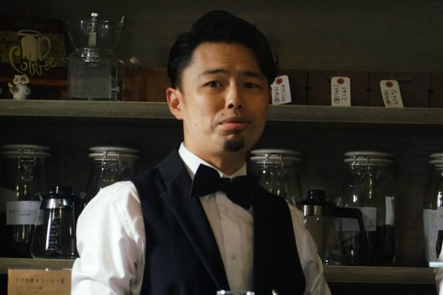古間円児(浜野謙太)