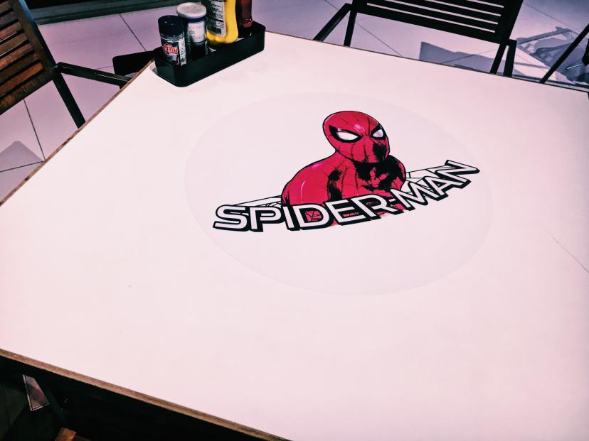 スパイダーマンカフェ