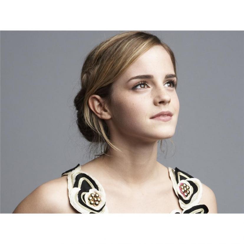 Emma Watson Poster by Silk Printing # Size about (80cm x 60cm, 32inch x 24inch) # Unique Gift # 626791