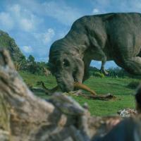 「ジュラシック・パーク」ティラノサウルスはなぜ人間を助けた？首元の傷や鳴き声の変化を考察