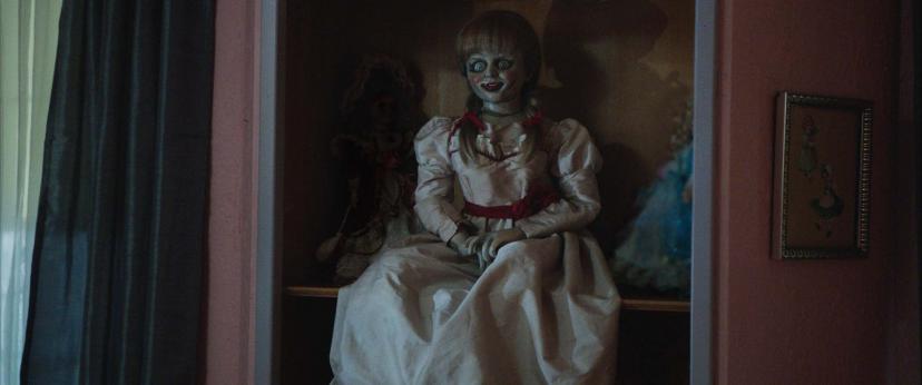 死霊館の人形　アナベル