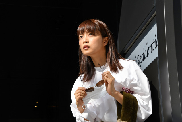 まだ結婚できない男、深川麻衣