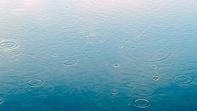水