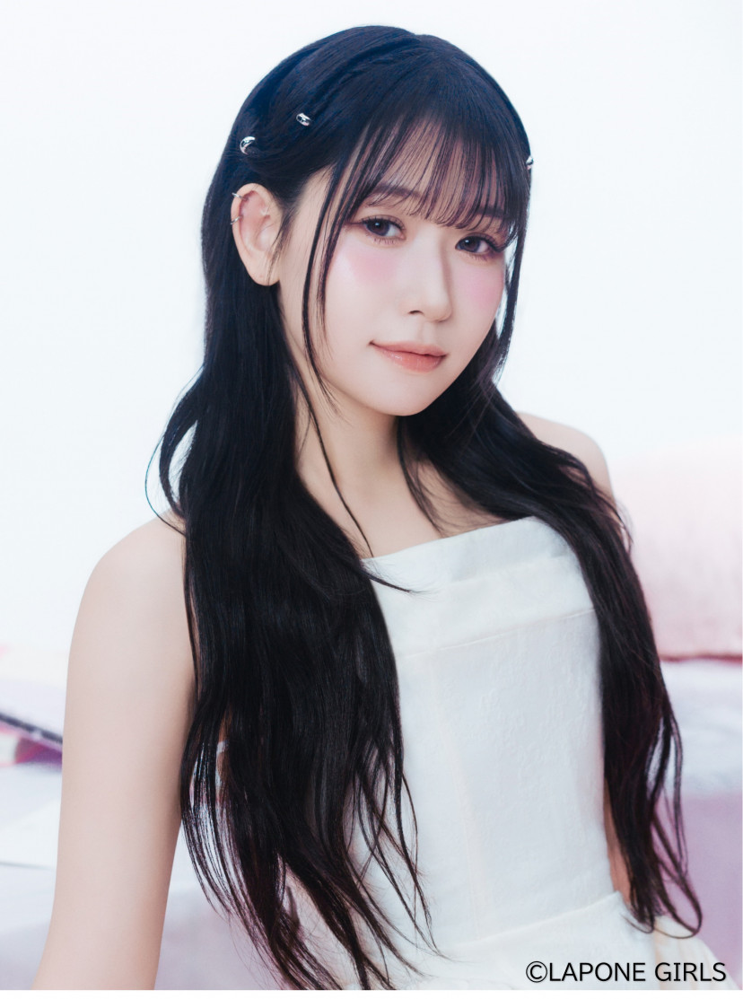 ME:I MOMONA