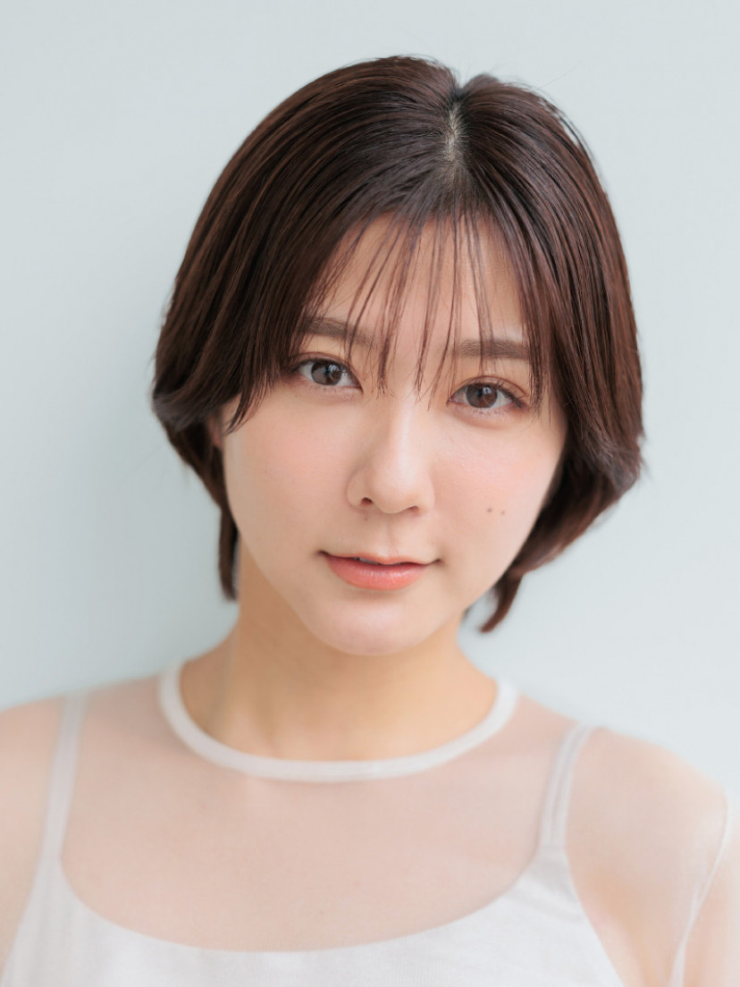 清水麻璃亜