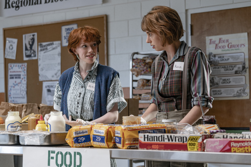 『ストレンジャー・シングス』シーズン4(2022年) ヴィッキー/エイミーベス・マクナルティ , ロビン/マヤ・ホーク