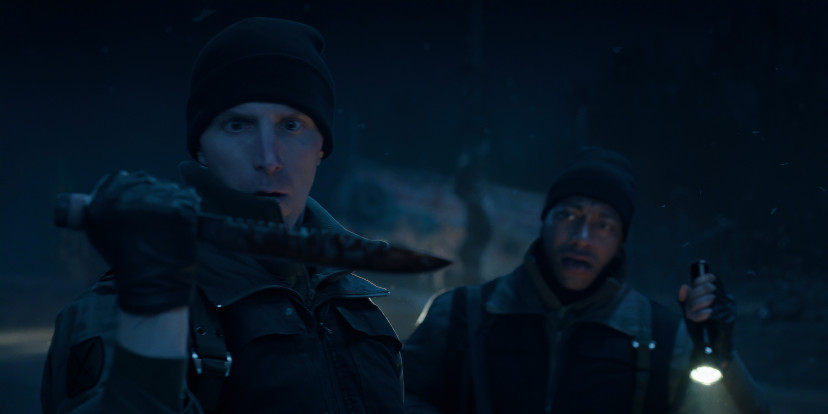 『ストレンジャー・シングス』シーズン5　エイカーズ中尉/アレックス・ブロー