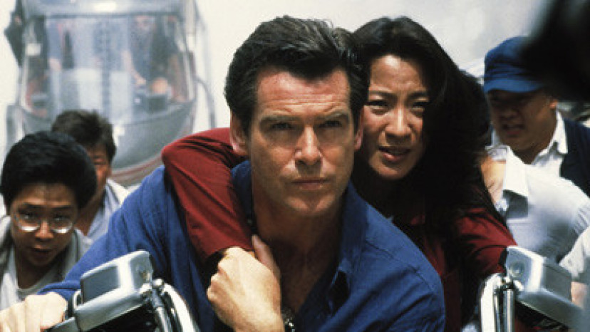 『007/トゥモロー・ネバー・ダイ』(1997年)ピアース・ブロスナン、ミシェル・ヨー