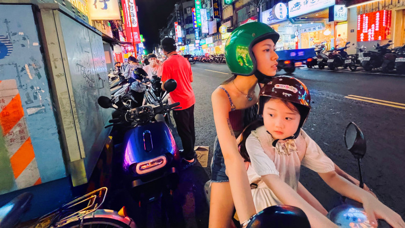 左利きの少女
